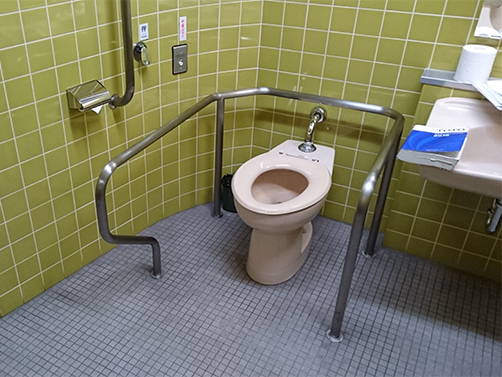 古くなった身障者用トイレをリニューアル
